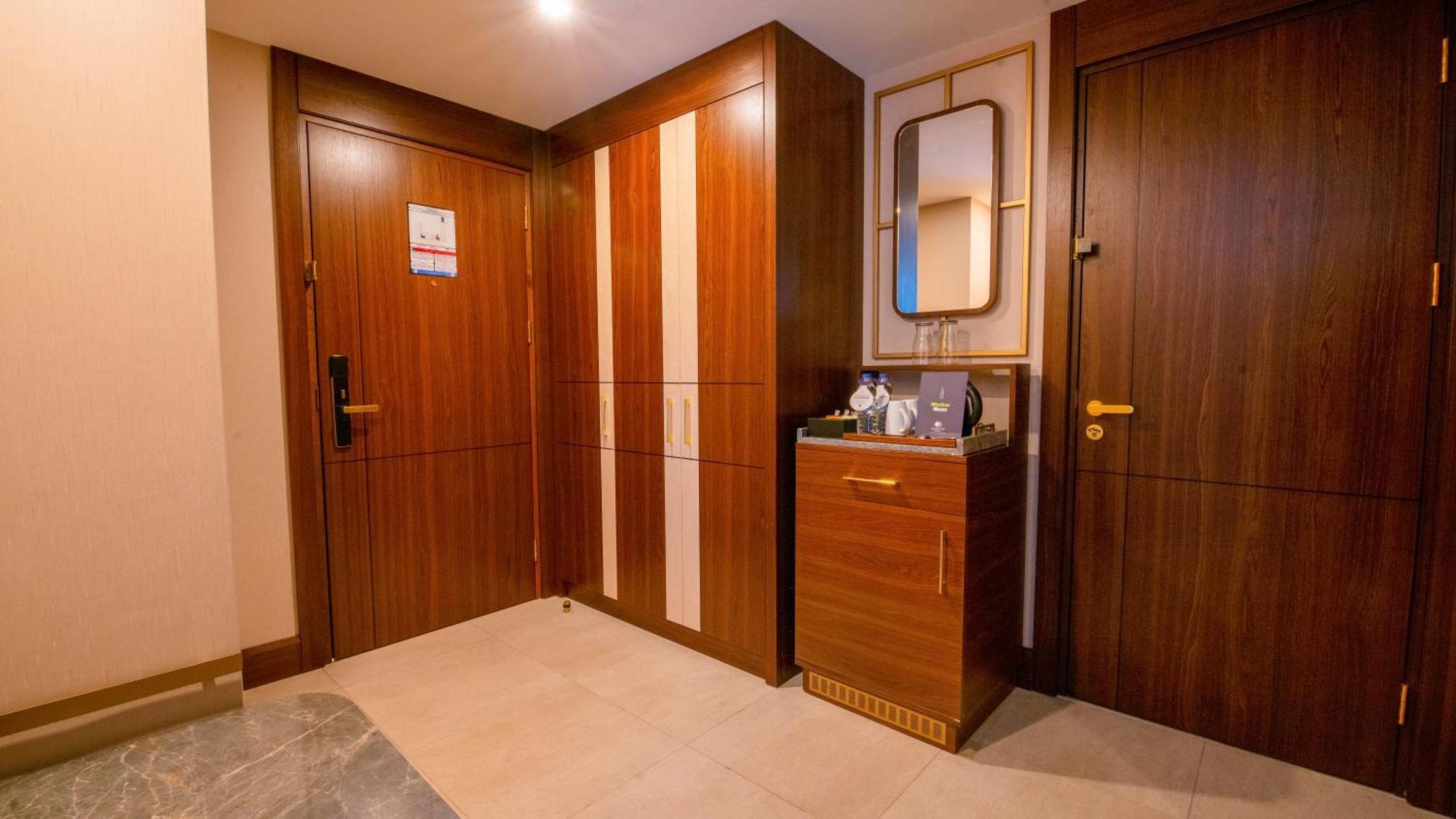 安塔利亚市中心希尔顿逸林酒店 外观 照片 A guest room at the hotel