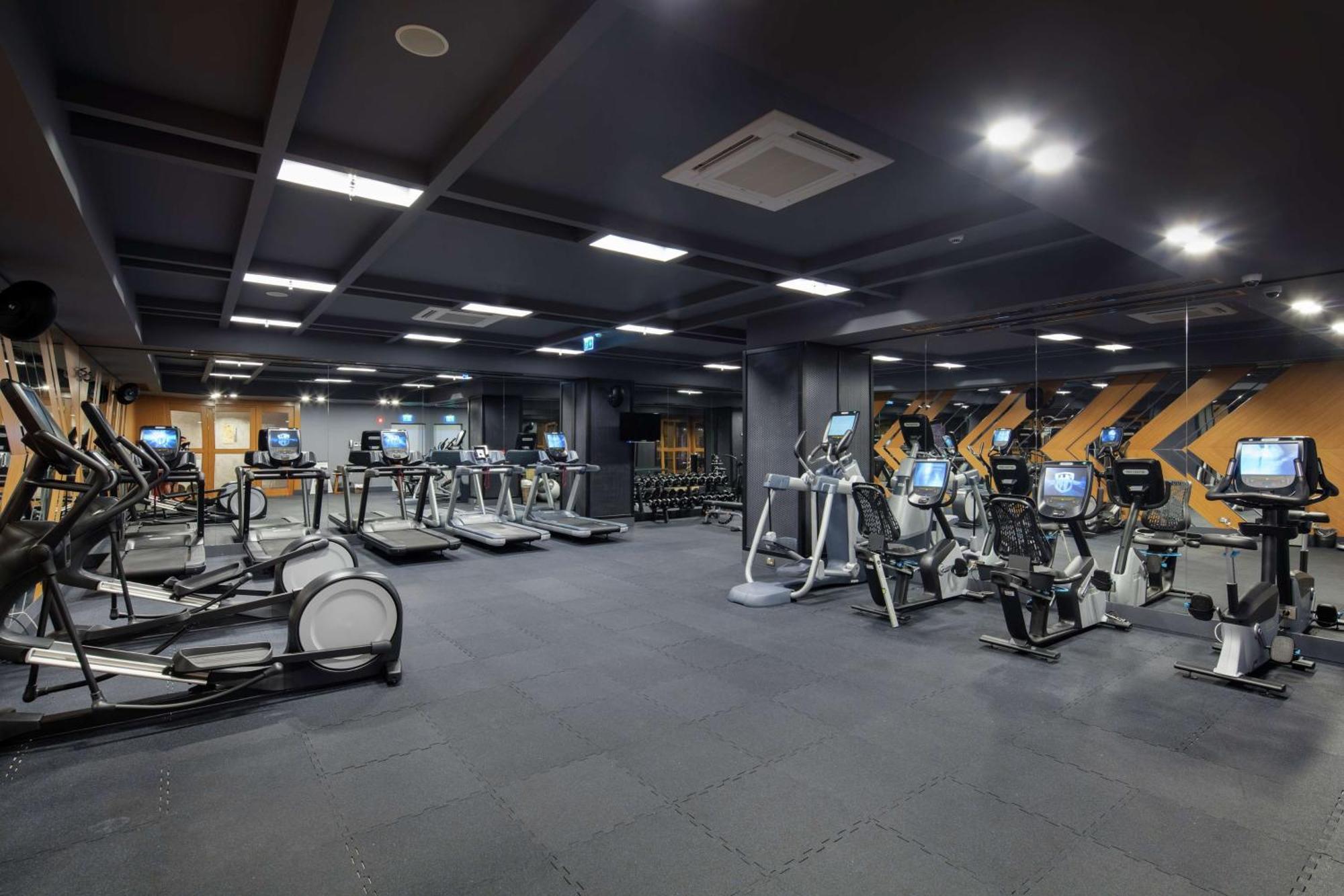 安塔利亚市中心希尔顿逸林酒店 外观 照片 The gym at the hotel