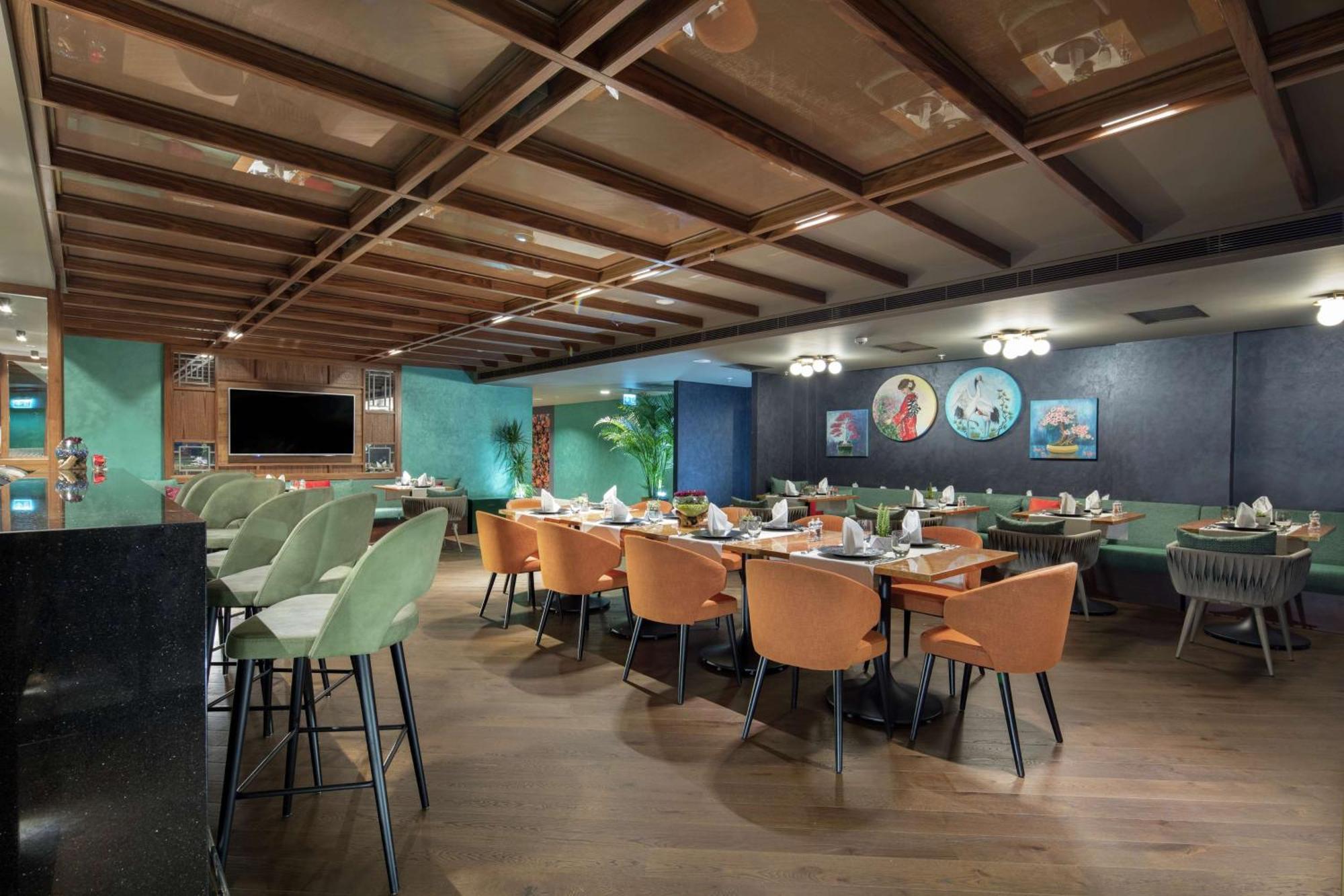 安塔利亚市中心希尔顿逸林酒店 外观 照片 The interior of the restaurant