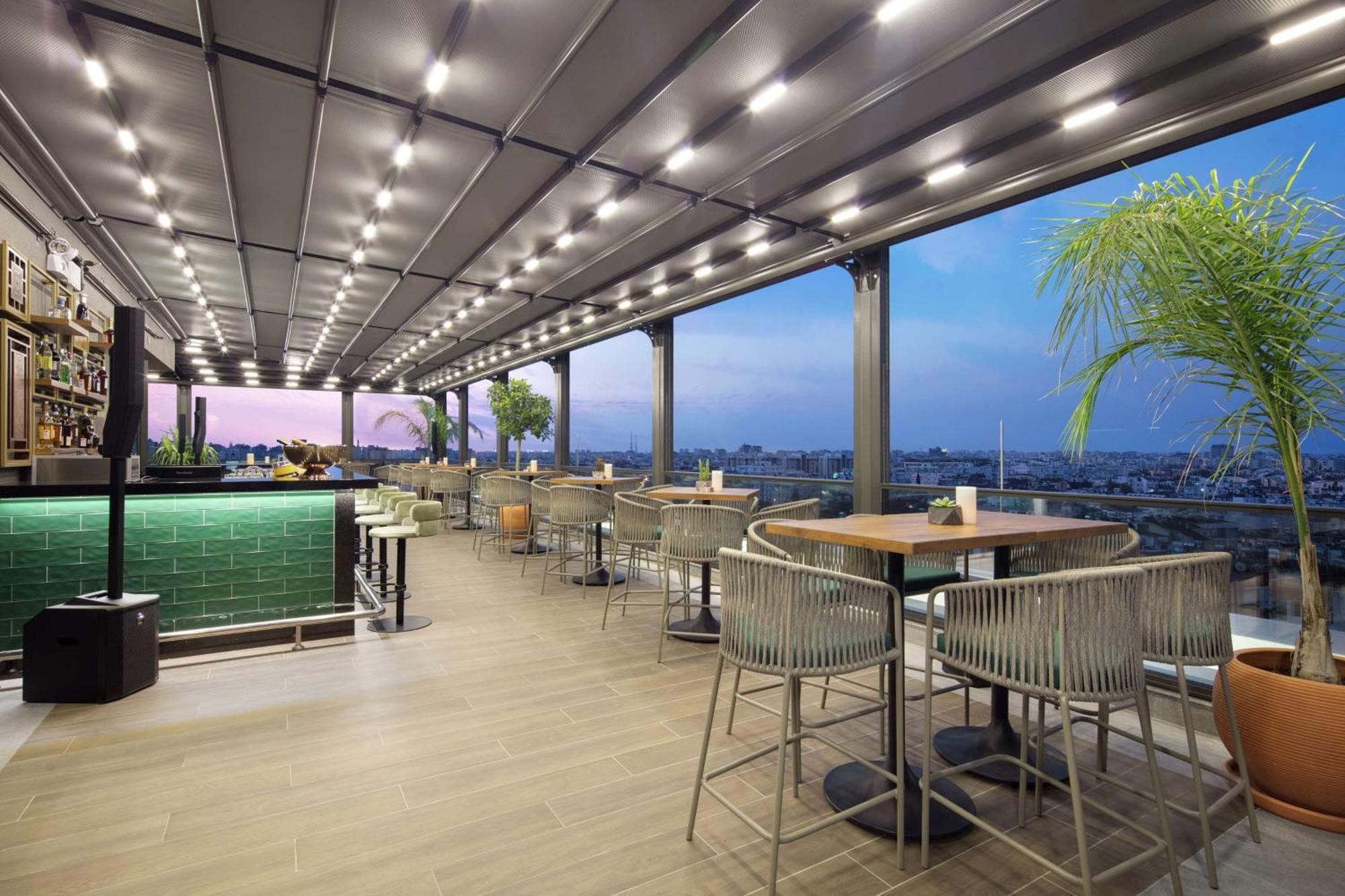安塔利亚市中心希尔顿逸林酒店 外观 照片 Sky Bar